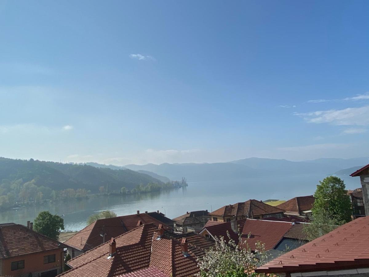 Apartament La Sika Orşova Exterior foto