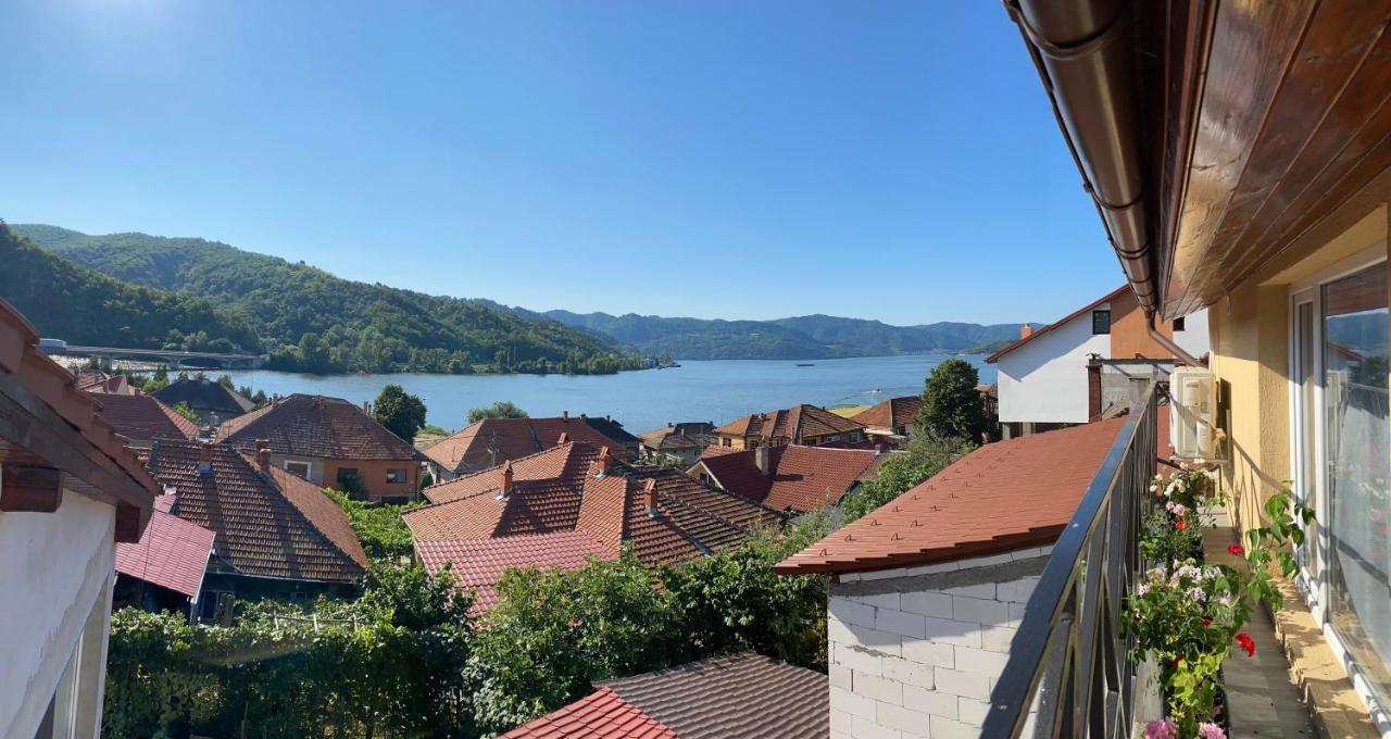 Apartament La Sika Orşova Exterior foto