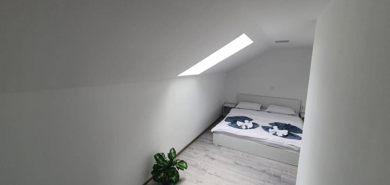 Apartament La Sika Orşova Exterior foto